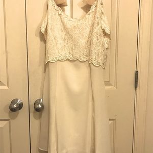 Vintage Ivory lace bodice & Chiffon length Wedding & Formal Dress size 8